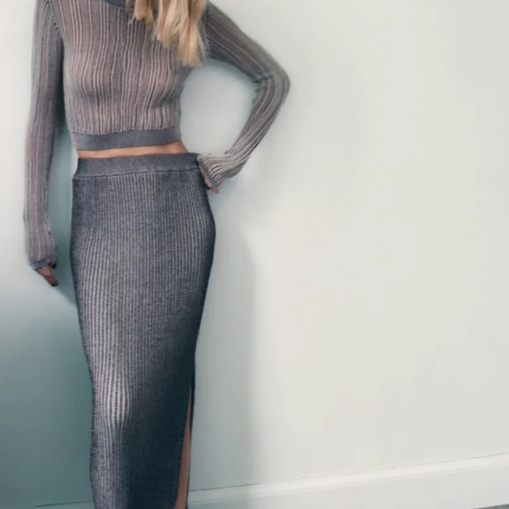 Zara NWT Metallic Grey Ribbed Knit Maxi Skirt Side Slit Sz L